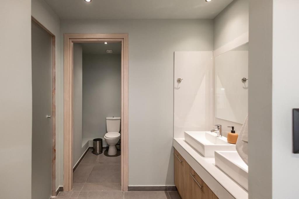 Smaragdi Luxury Jacuzzi Apartment Noho Premium Living Atenas Exterior foto