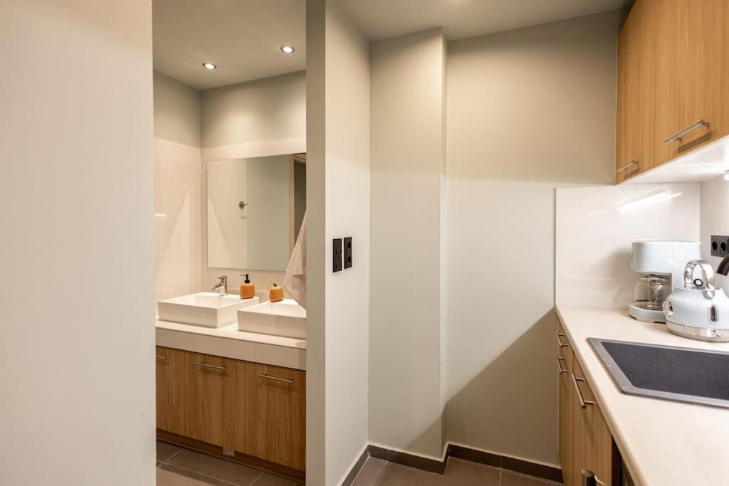 Smaragdi Luxury Jacuzzi Apartment Noho Premium Living Atenas Exterior foto