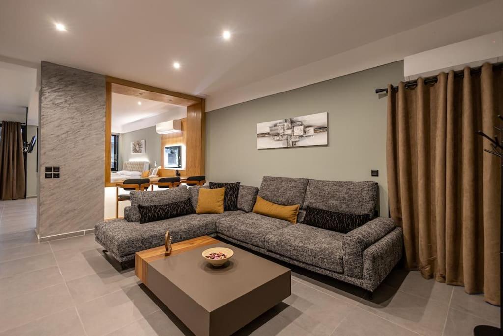 Smaragdi Luxury Jacuzzi Apartment Noho Premium Living Atenas Exterior foto