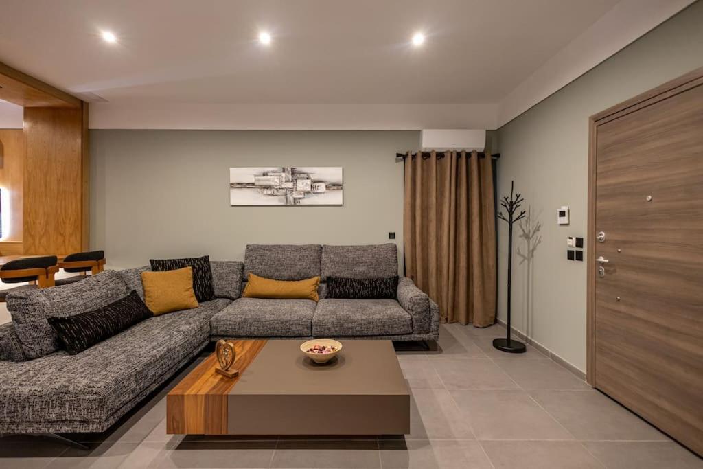 Smaragdi Luxury Jacuzzi Apartment Noho Premium Living Atenas Exterior foto