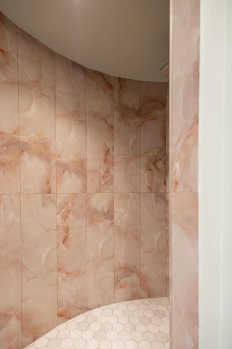 Smaragdi Luxury Jacuzzi Apartment Noho Premium Living Atenas Exterior foto