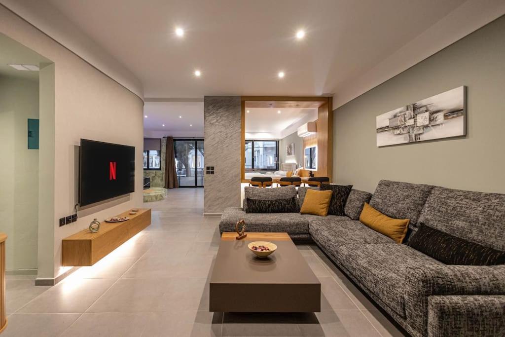 Smaragdi Luxury Jacuzzi Apartment Noho Premium Living Atenas Exterior foto